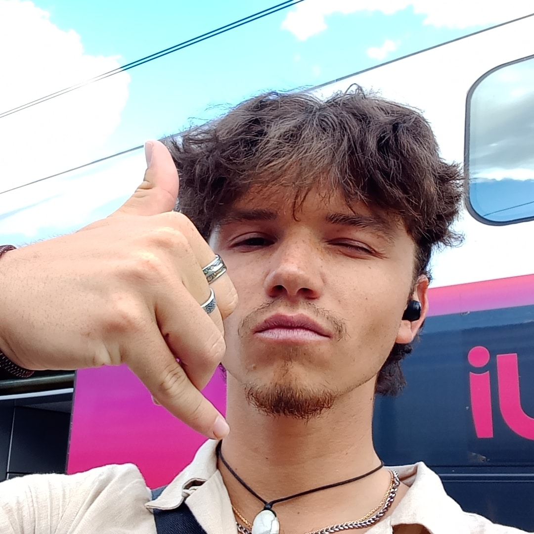 Perfil de Hugues-marie